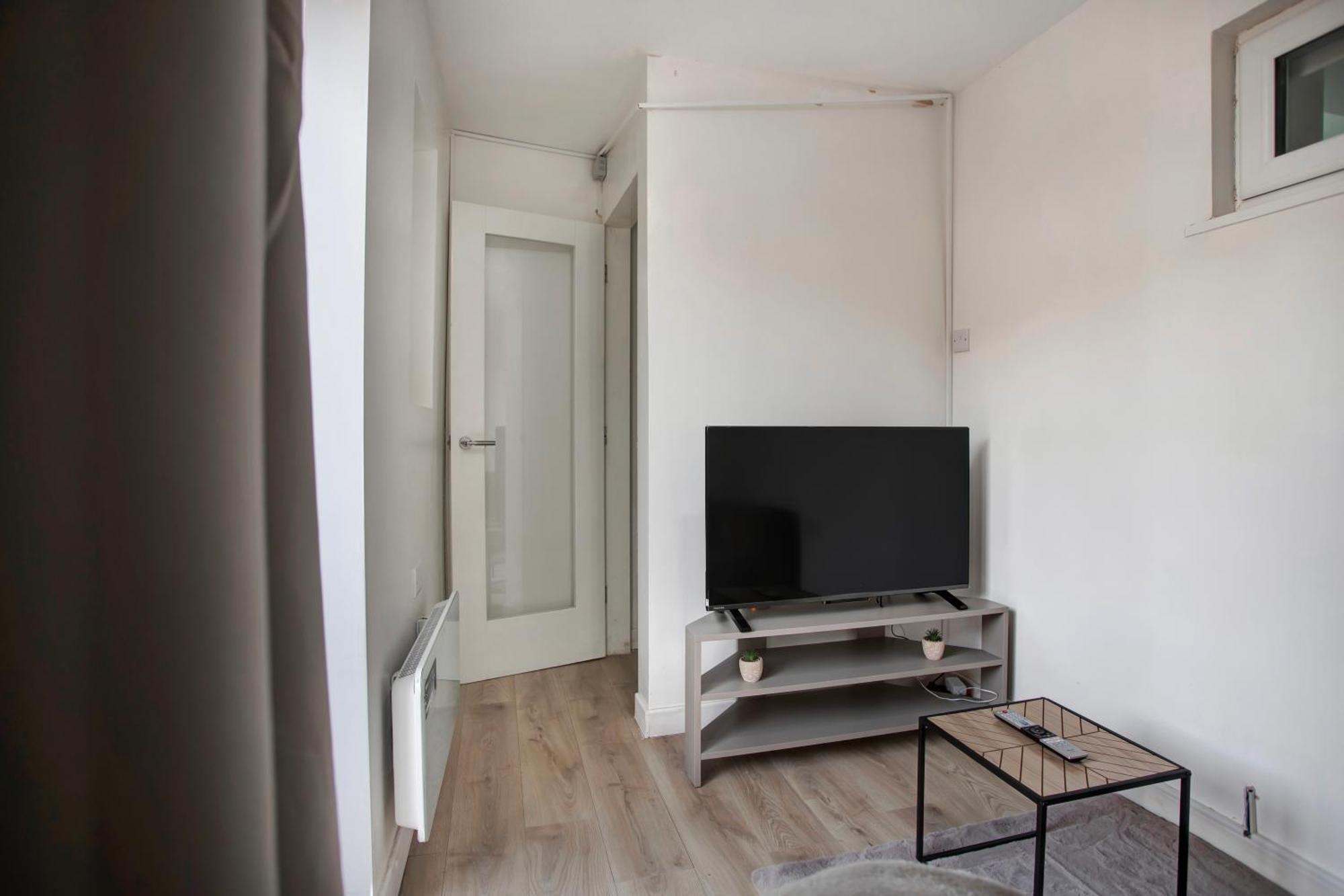 Cozy 3-bed House Near Lcy & Excel Ideal For Groups & Families Londra
