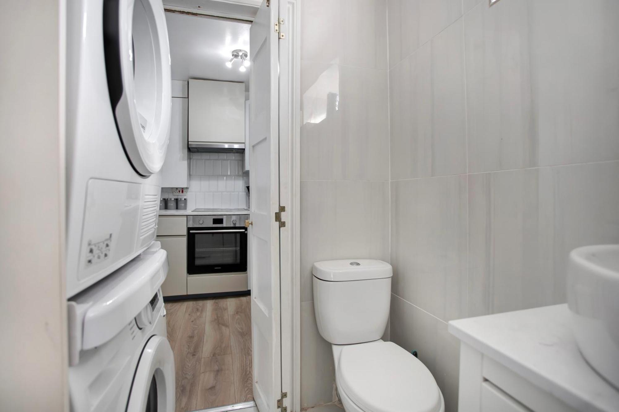 Cozy 3-bed House Near Lcy & Excel Ideal For Groups & Families Londra