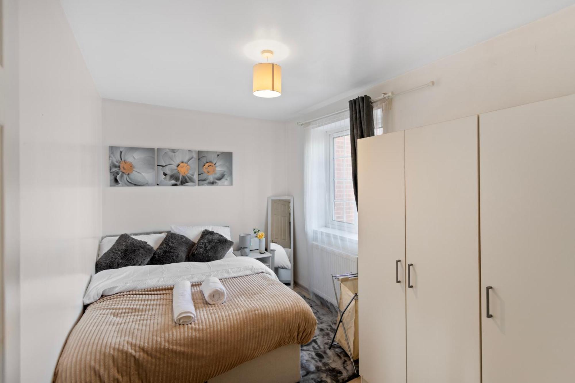 Cozy 3-bed House Near Lcy & Excel Ideal For Groups & Families Londra